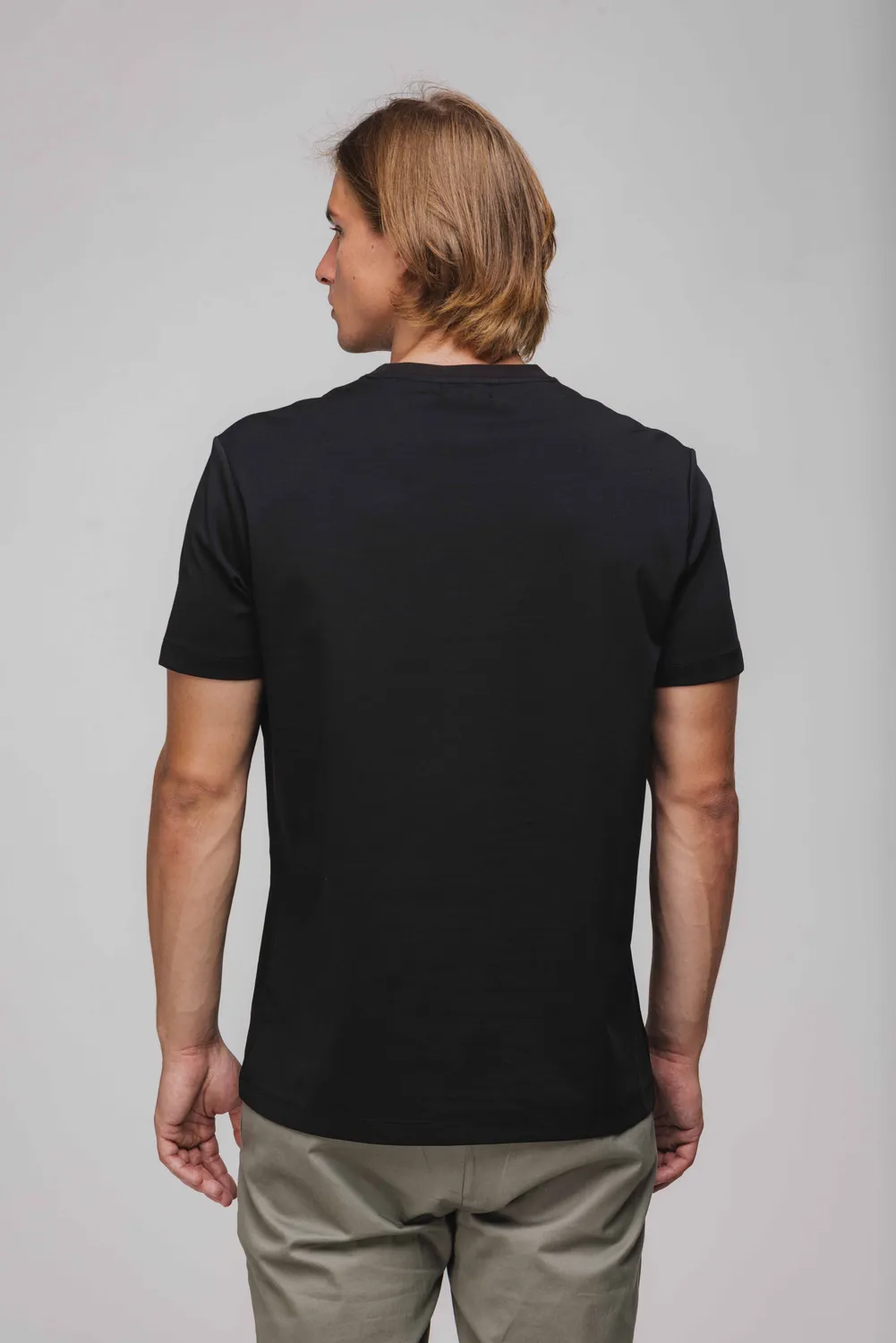 Alain Delon t-shirt nera con seta