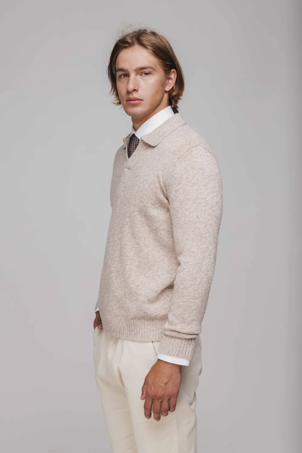 Alain Delon maglione beige scollo a V in lana