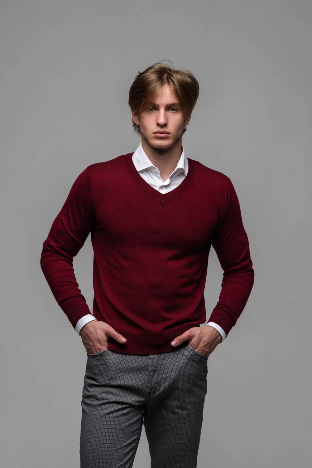 Alain Delon maglione lana bordeaux scollo a V