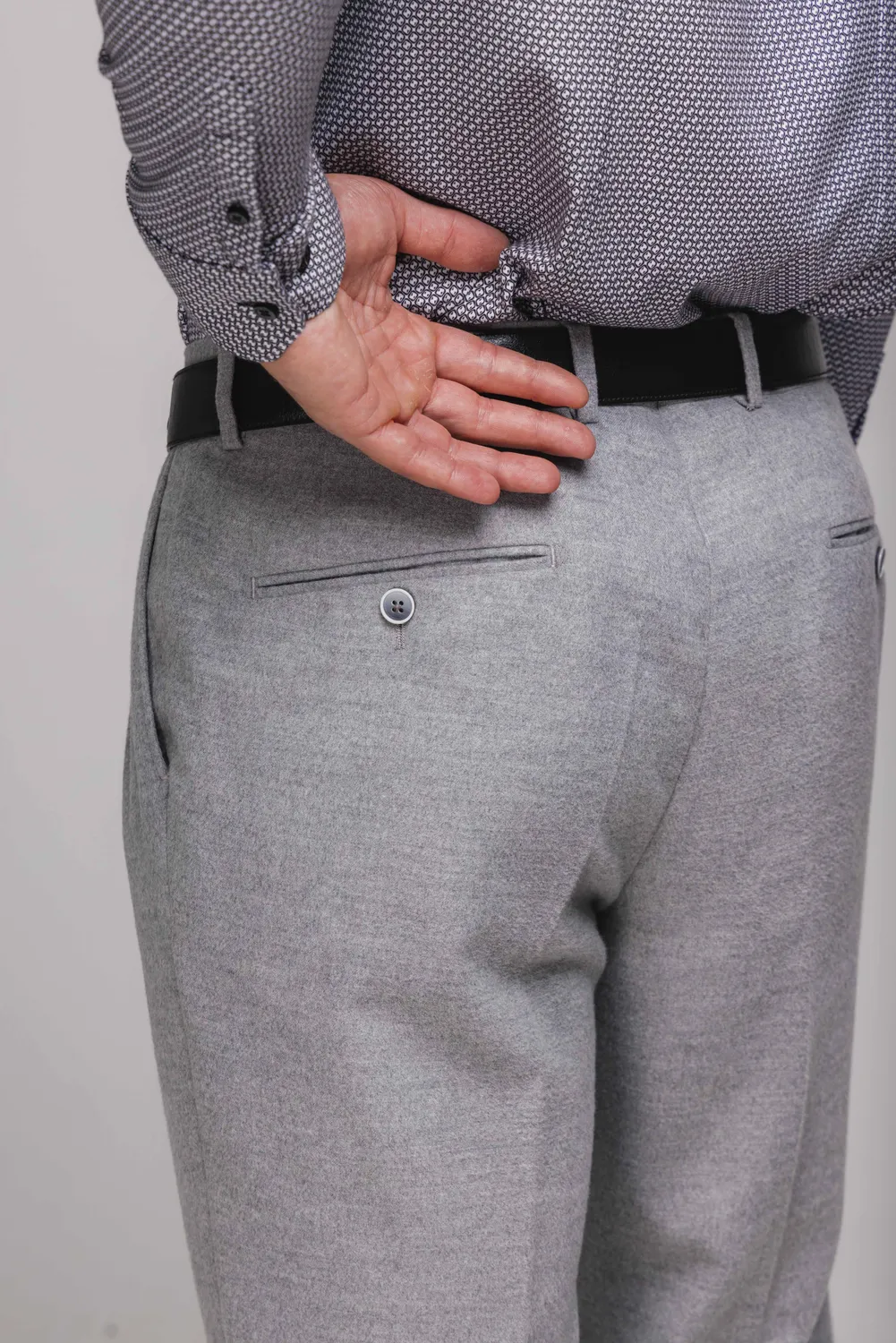 Alain Delon pantaloni flanella grigi con pince eleganti
