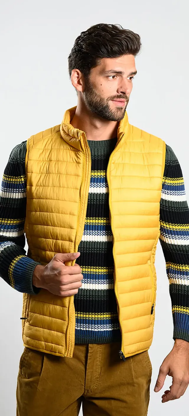 Alain Delon gilet trapuntato giallo con zip e sacca