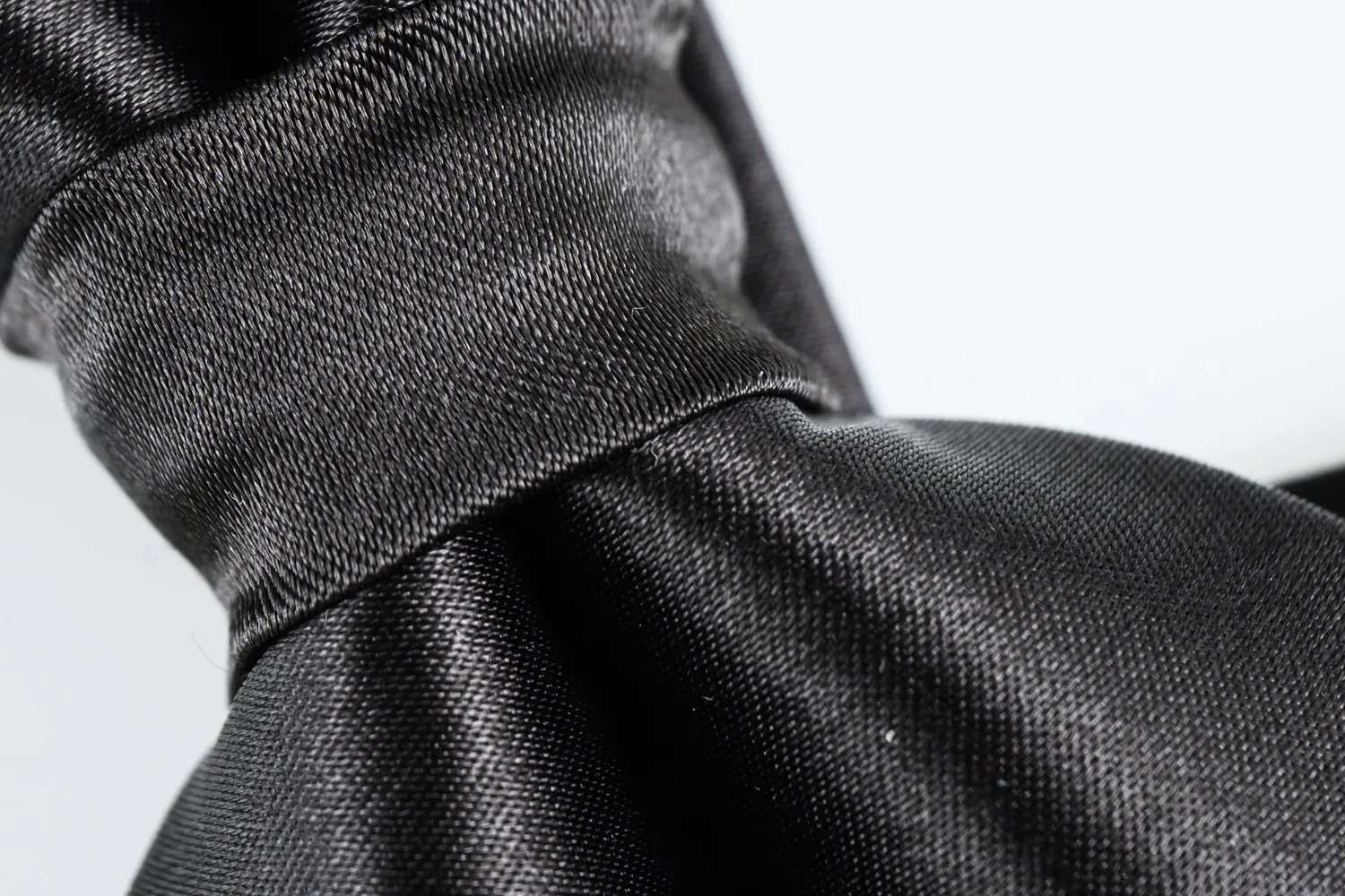 Alain Delon Papillon in Raso Nero Elegante