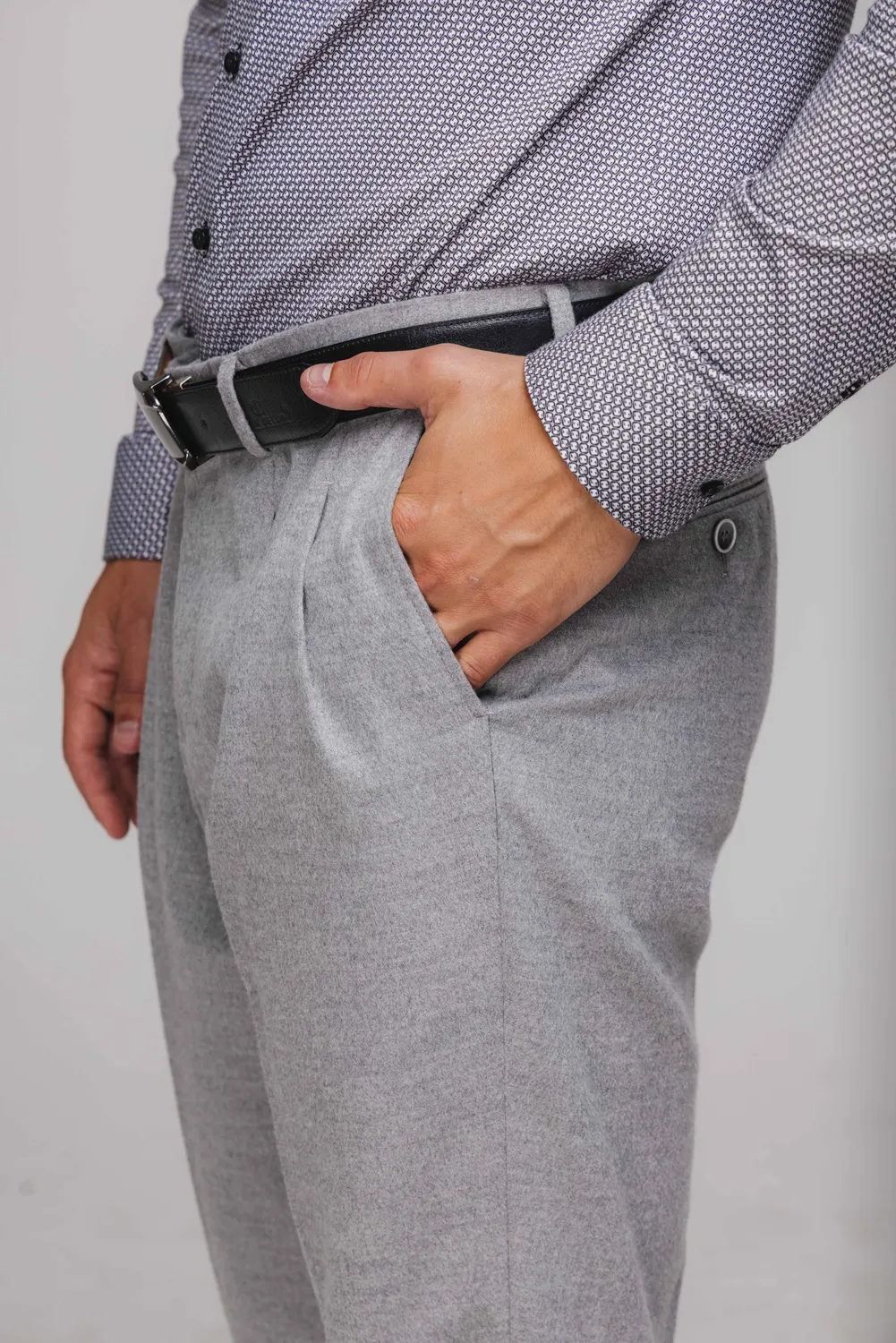 Alain Delon pantaloni flanella grigi con pince eleganti