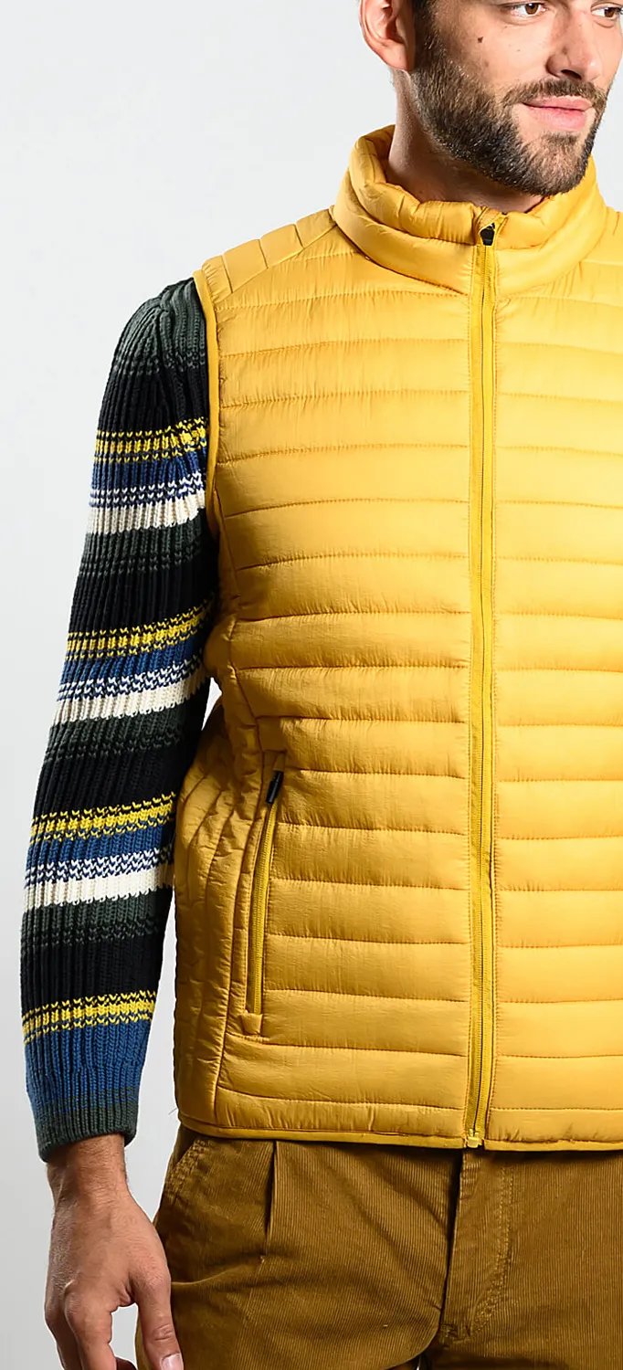 Alain Delon gilet trapuntato giallo con zip e sacca