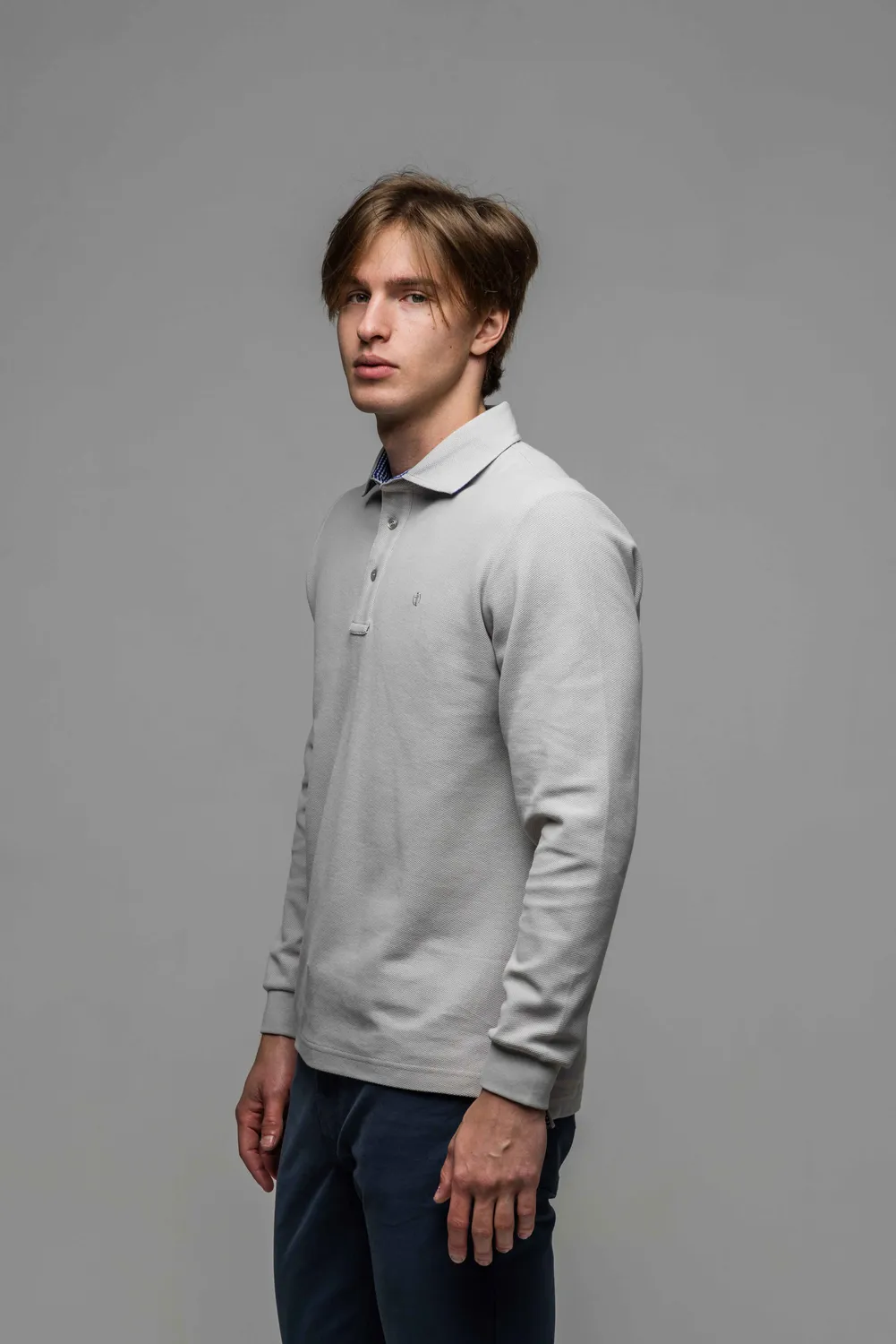 Alain Delon polo grigia manica lunga collo polo