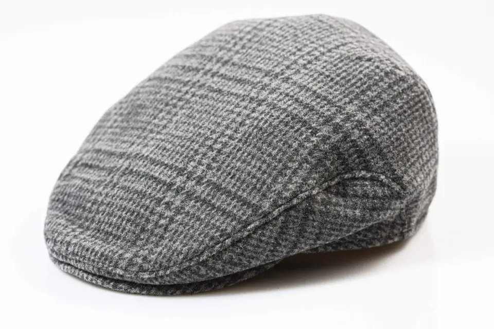 Alain Delon cappello lana a quadri invernale 59